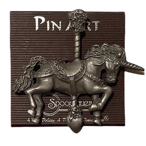 Majestic Carousel Horse Pin Brooch - Picture 4 of 4